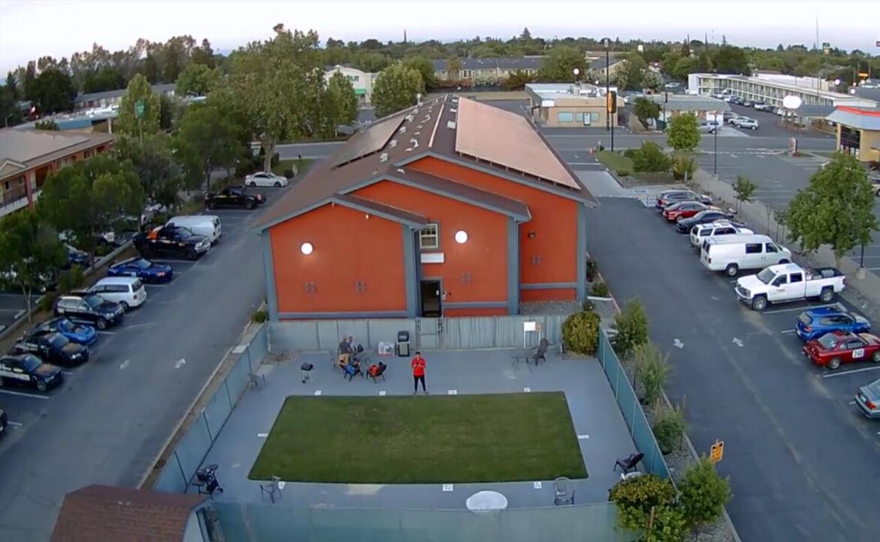 Super 8 By Wyndham Willows Exteriér fotografie